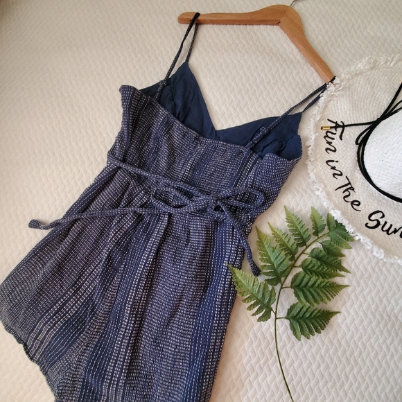 Express lined gauzy textured romper M - Picture 4 of 4